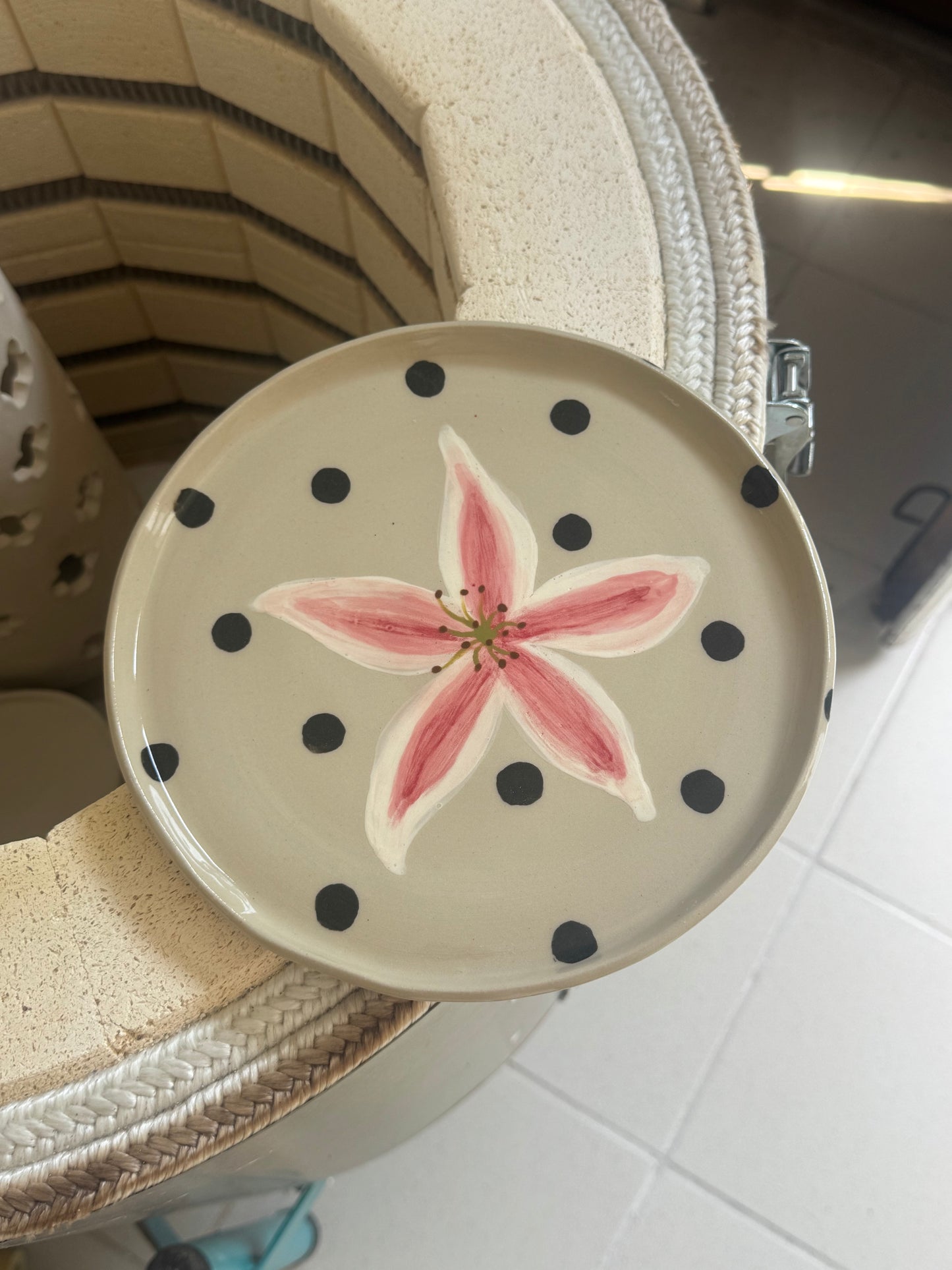 Assiette fleur et pois