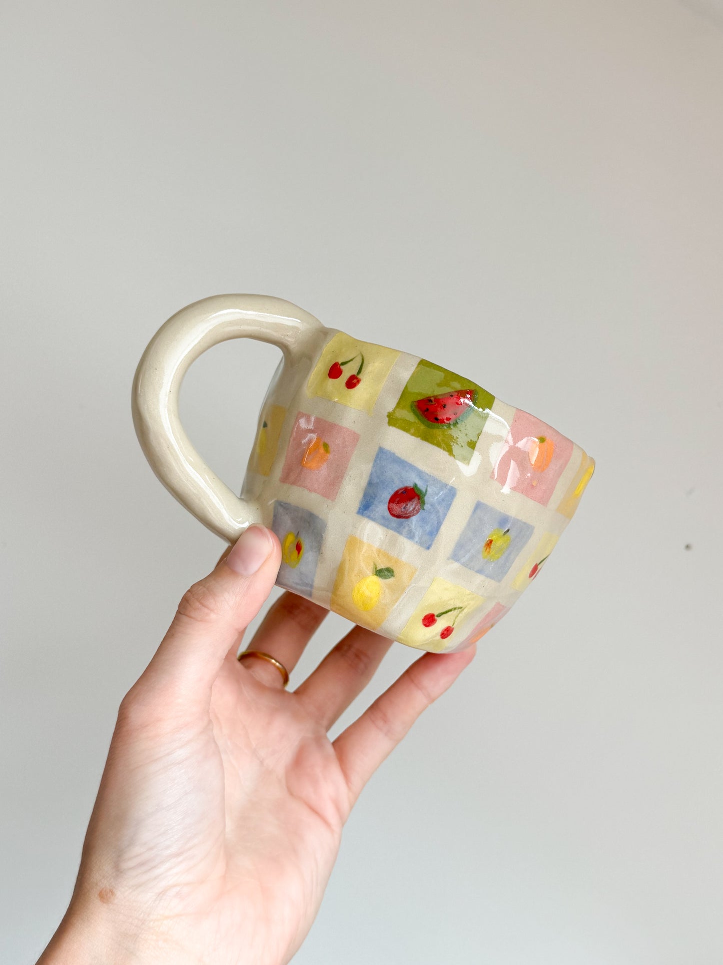 Tasse mosaïque de fruits