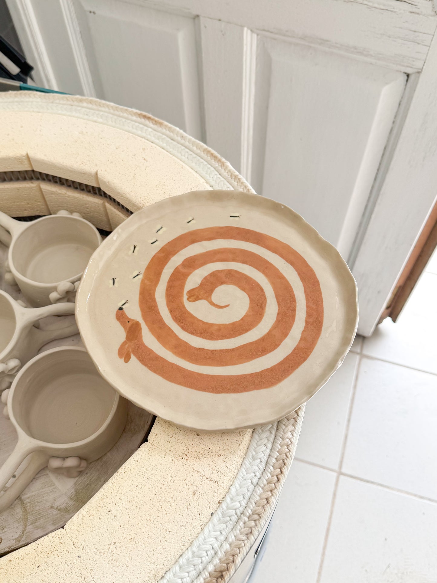 Grande assiette teckel & papillons