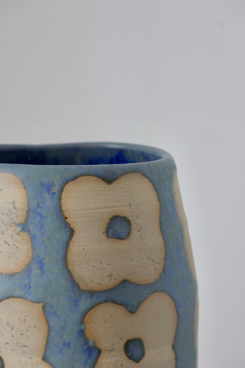 Vase fleurs bleu