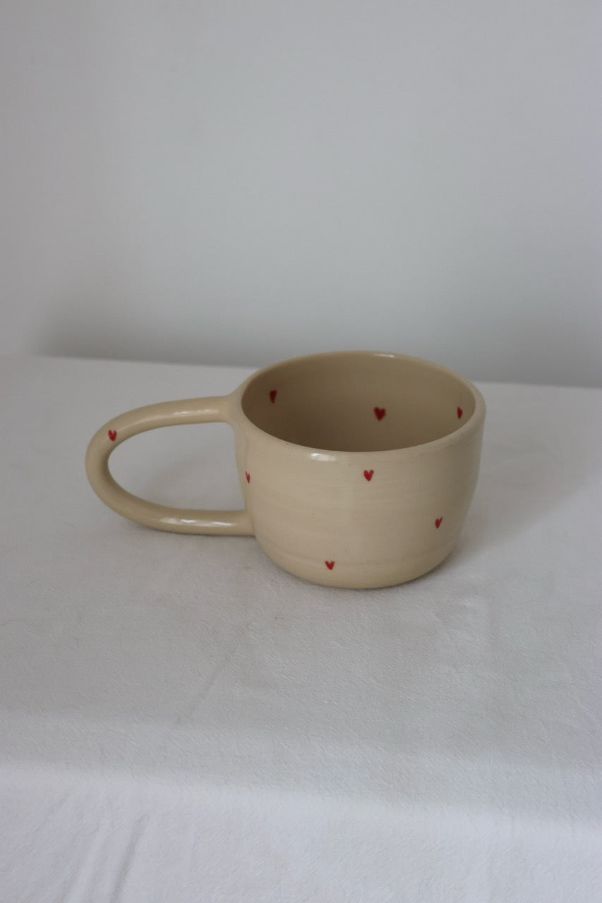 Tasse teckel & coeurs (petit défaut)