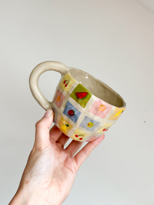 Tasse mosaïque de fruits