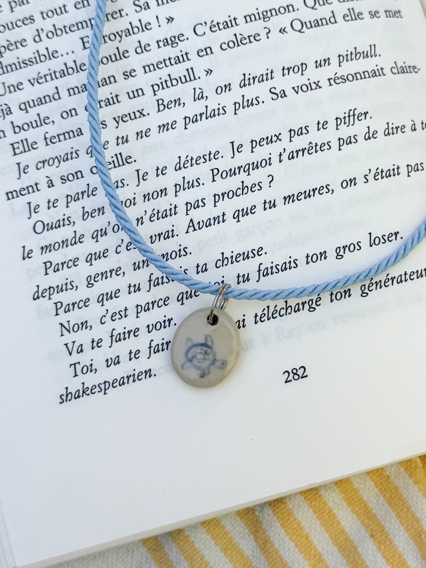 Collier tortue bleue