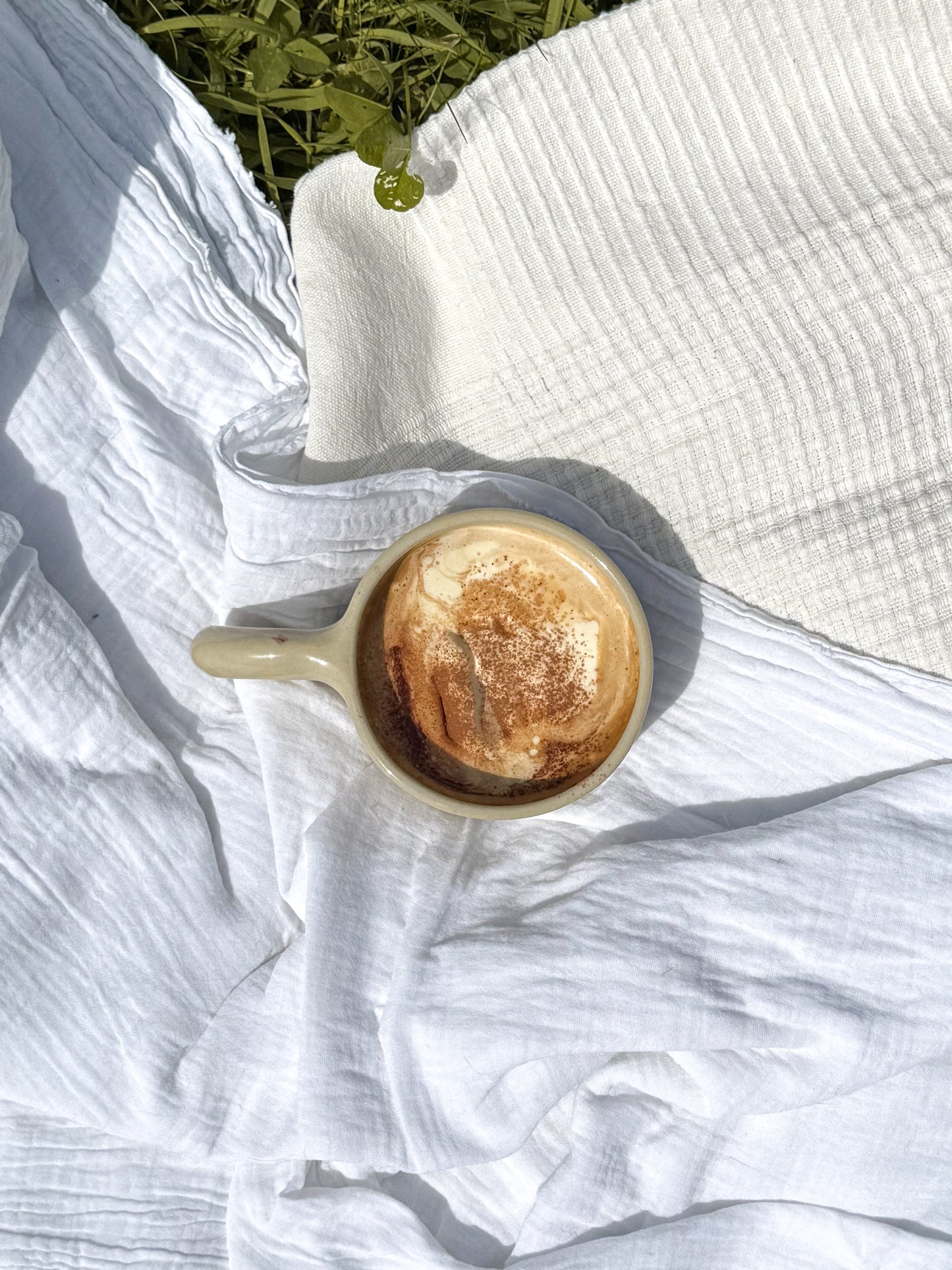 Tasse teckel & papillon (petit défaut)